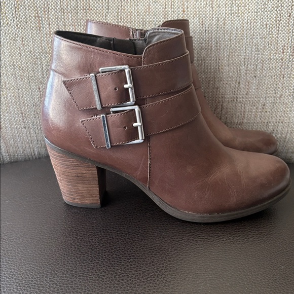 Clarks Brown Leather Ankle Booties with Buckle Straps - Picture 2 of 6
